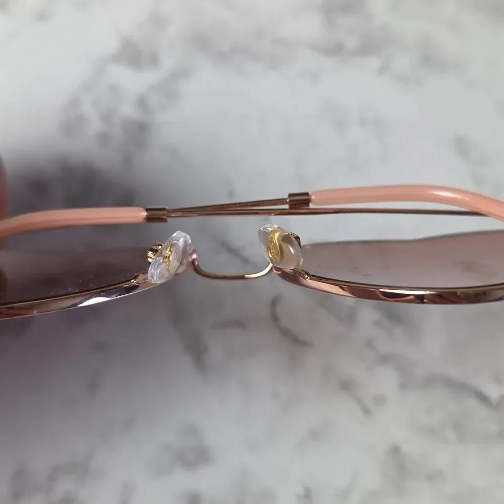 Foster Grant Heart Sunglasses‎